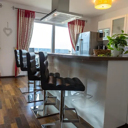 Alpinlodge 10 By Via Montes